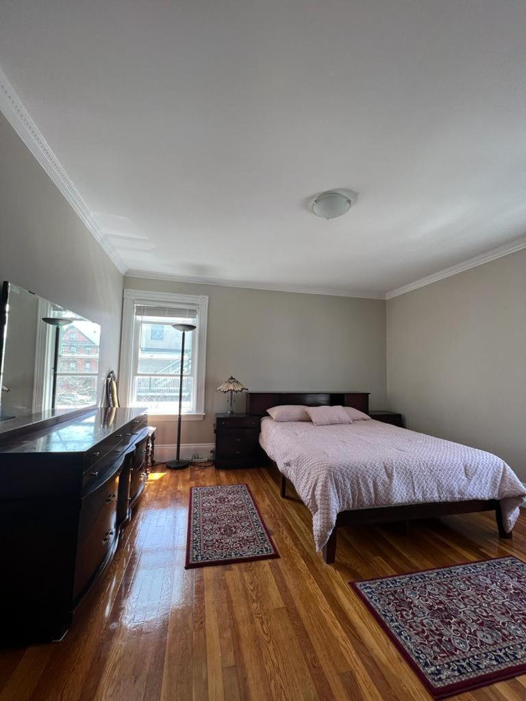 Private Room In A Grand House 보스톤 외부 사진